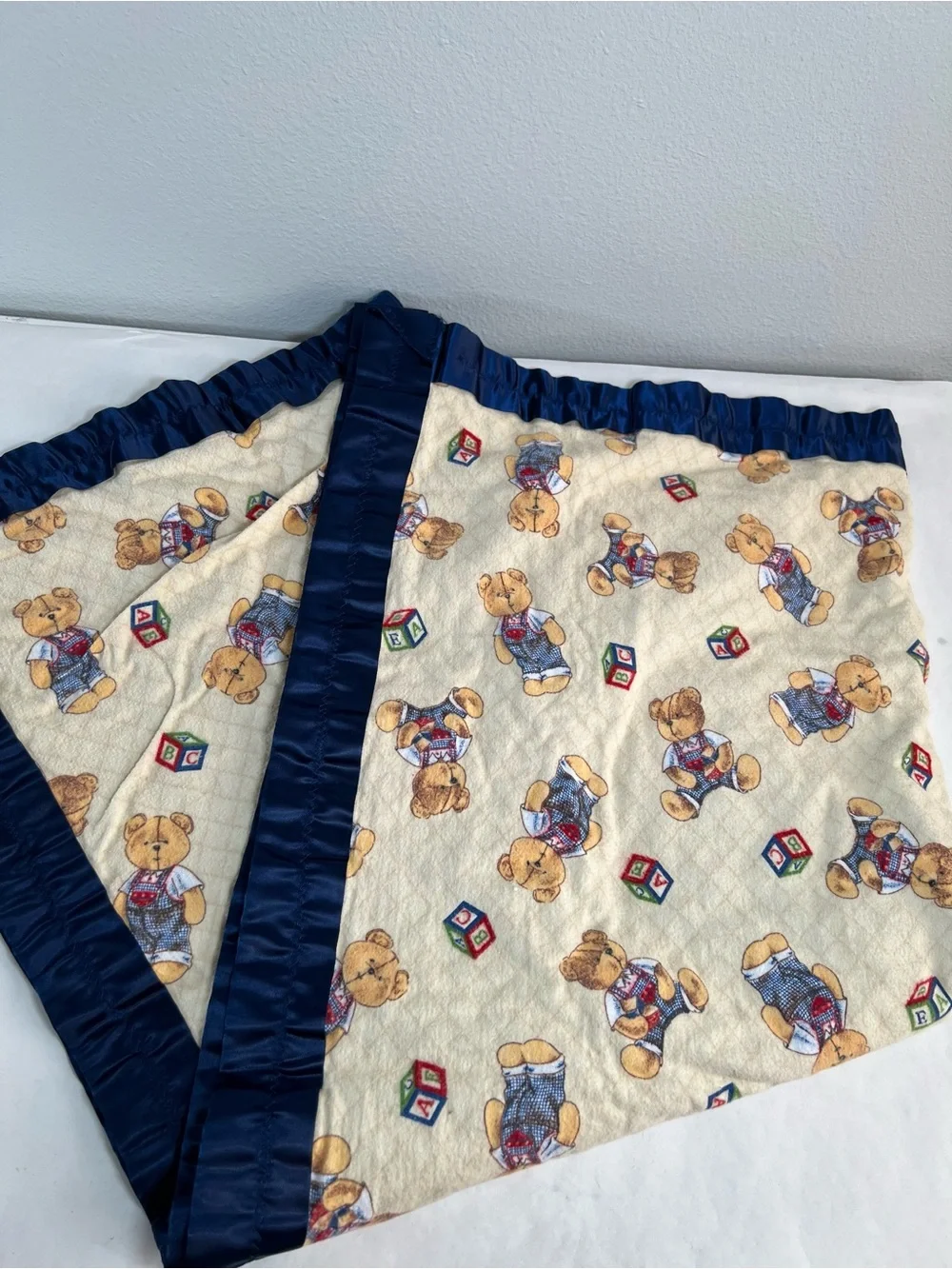 Kids‎ Teddy Bear Print Blanket with Navy Satin Trim 39x31